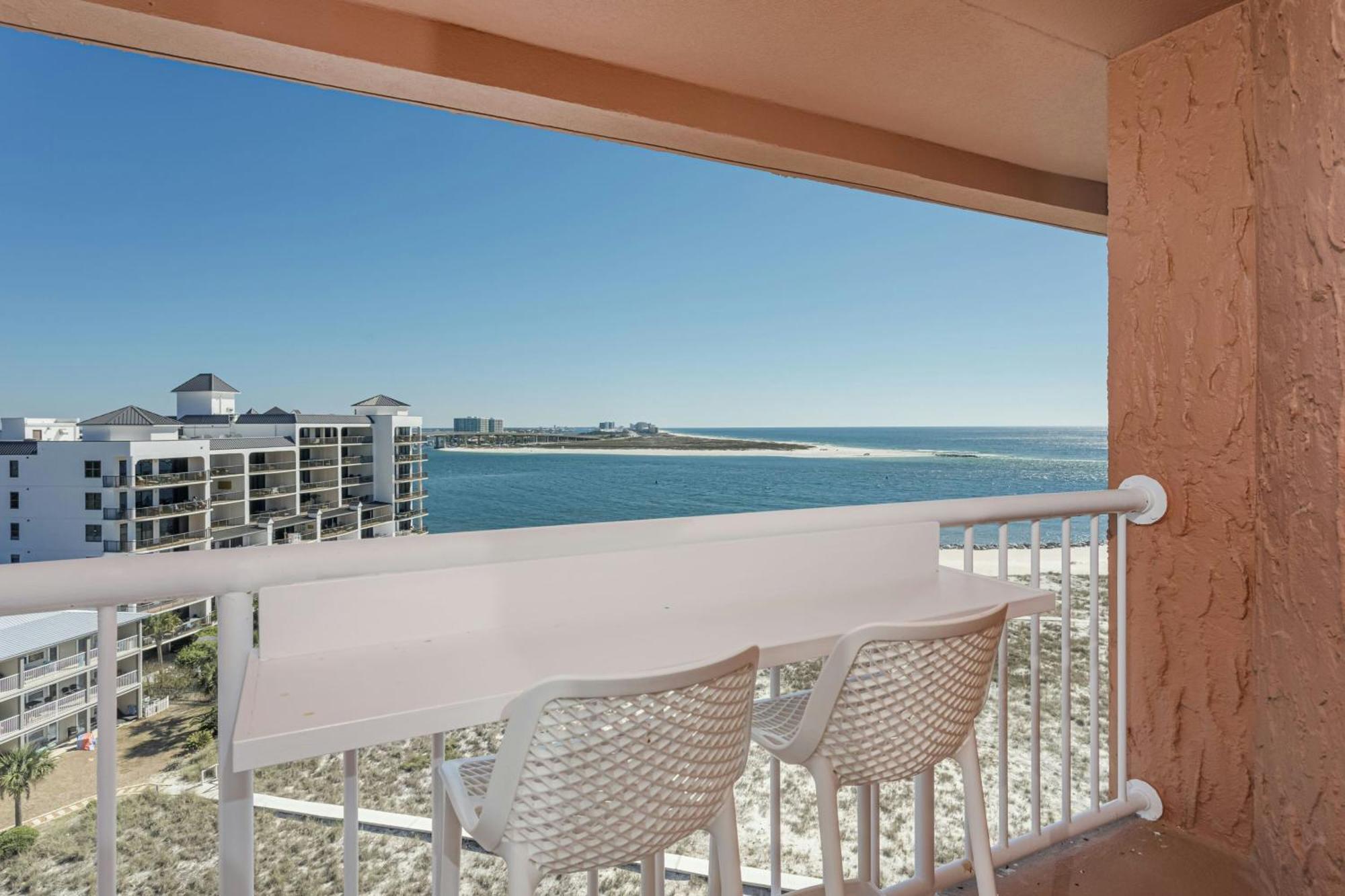 Standard King Room Coastline View