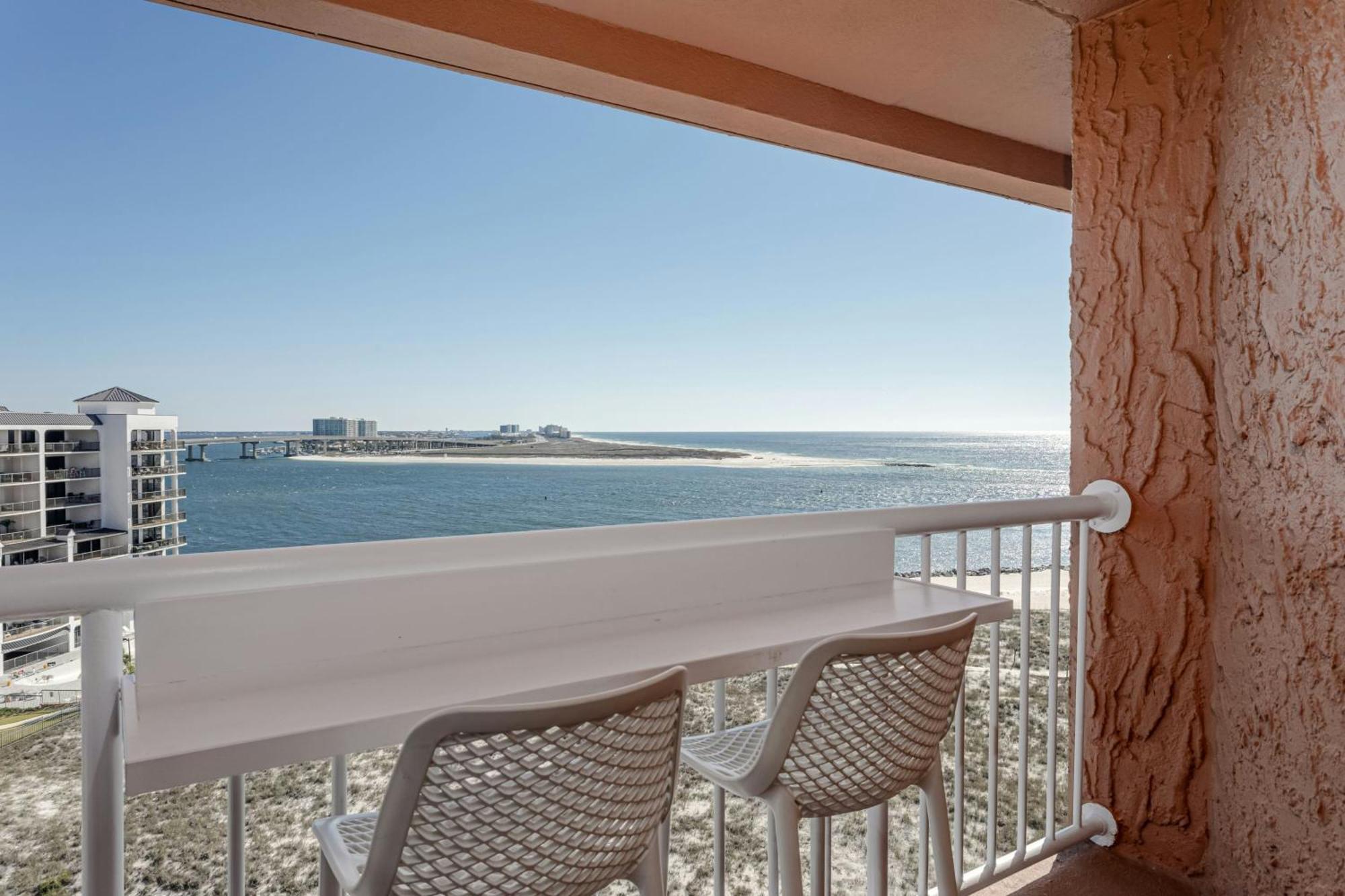 Standard King Room Coastline View