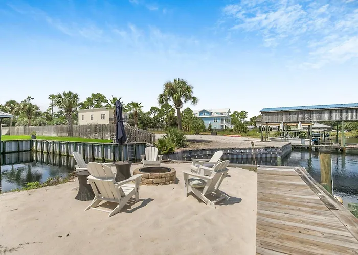 Water Front Getaway W. Boat Docks / Fishing Apartment Orange Beach